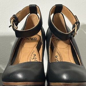 Sofft Black Heeled Mary Jane Shoes